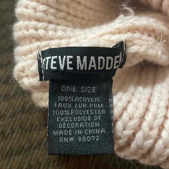 Steve Madden beanie hat - Picture 2 of 2